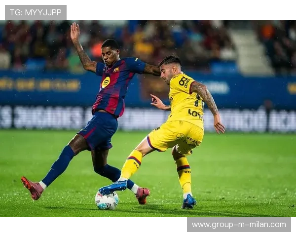 巴萨费兰托雷斯脚下节奏变化后低射破网，惊艳全场的瞬间